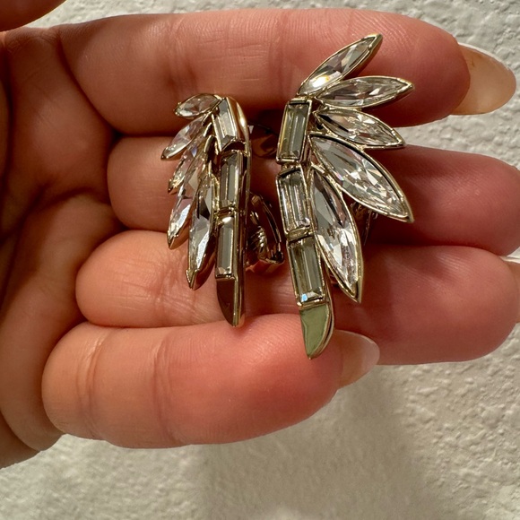 Ateilier Swarovski Wonder Woman earrings clip on/pierced - Picture 3 of 12